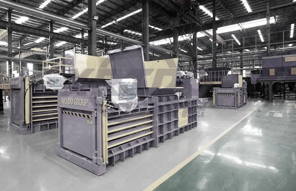 120-tonne horizontal baler